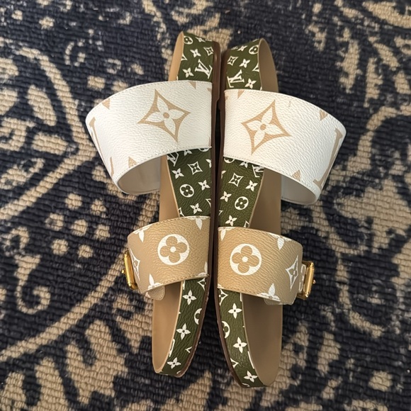 Louis Vuitton sandals/slides - Picture 2 of 4